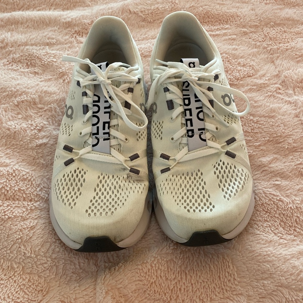 Women’s On Cloudsurfer Sneakers